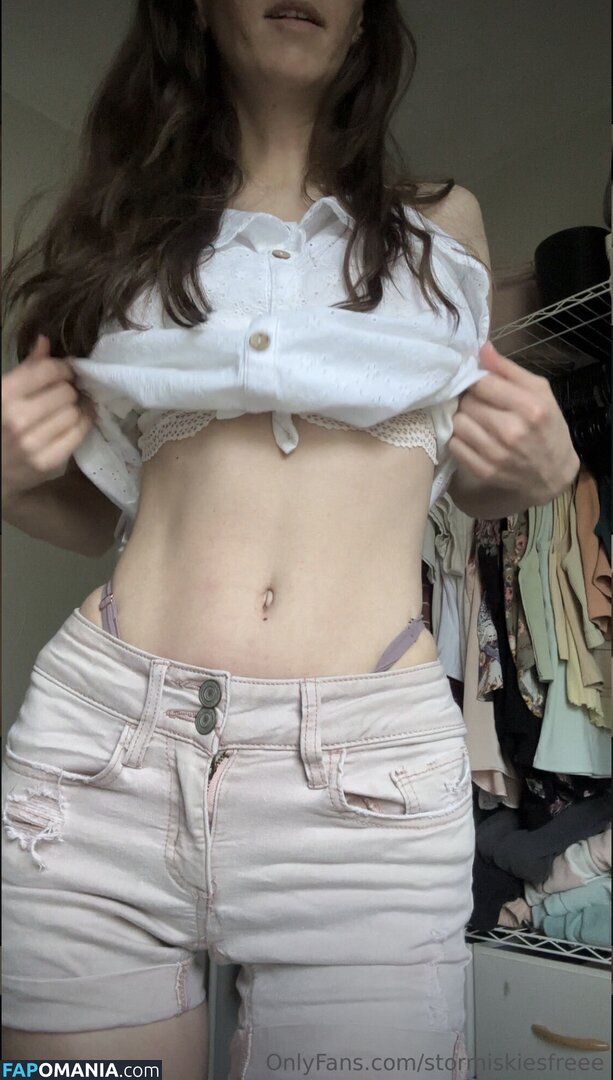 StormieSkies / stormiskiesfreee Nud OnlyFans  Fotografie scursă #7