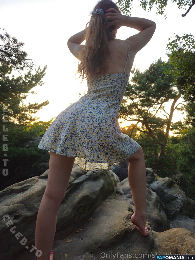 strohbeeren Nud OnlyFans  Fotografie scursă #1