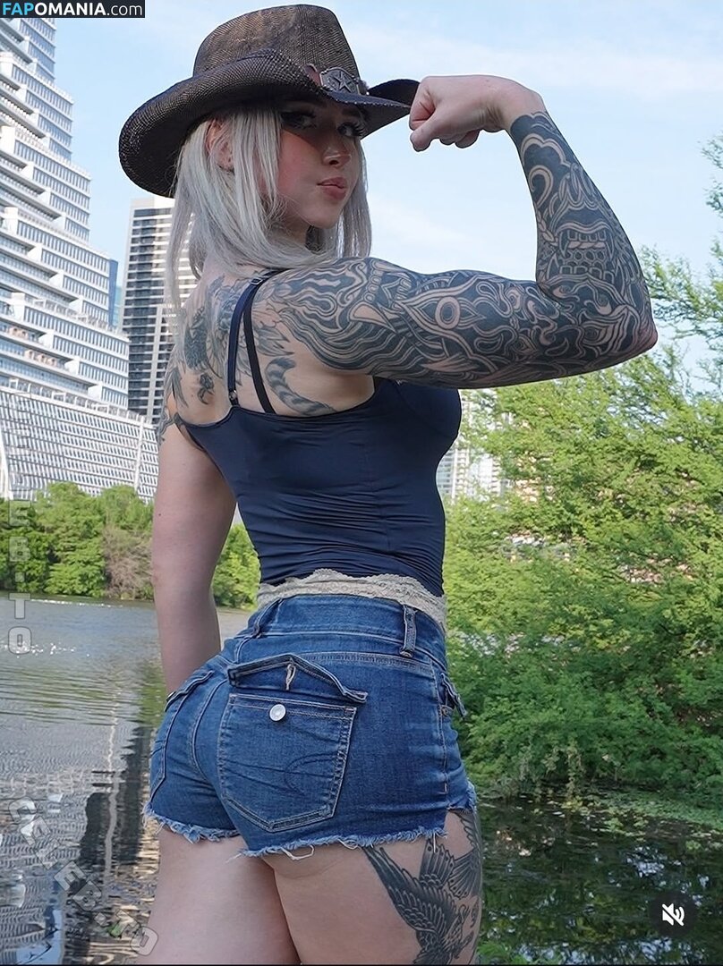 StrongWaifu / https: Nud OnlyFans  Fotografie scursă #4