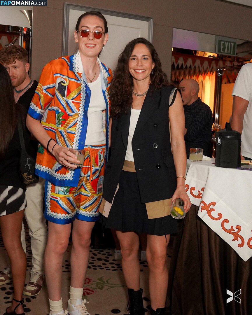 Sue Bird / WNBA Player / https: / s10bird / sbird10 Nud OnlyFans  Fotografie scursă #14