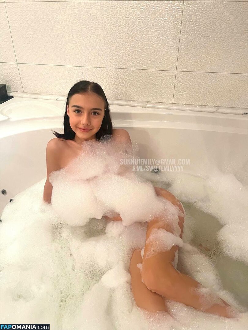 Sunny Emilly / Sunny Emy / SweetEmilyyyy / kylie.little.toes / sunny.emily.backup Nud OnlyFans  Fotografie scursă #11