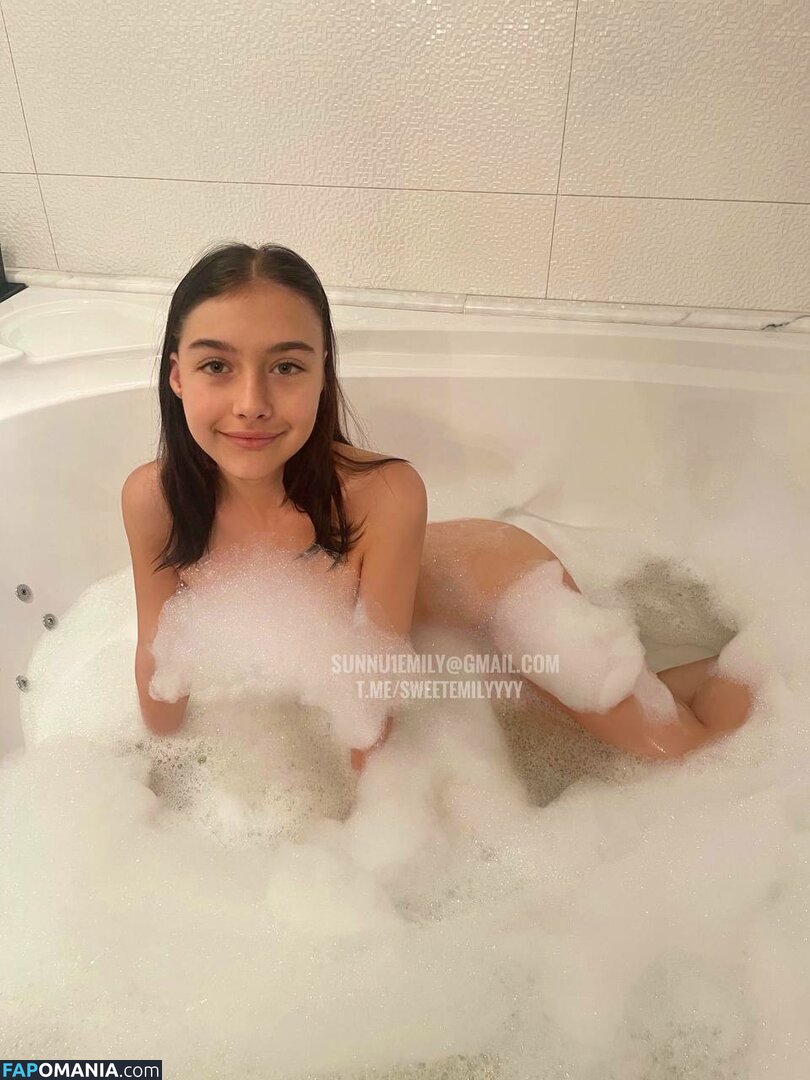 Sunny Emilly / Sunny Emy / SweetEmilyyyy / kylie.little.toes / sunny.emily.backup Nud OnlyFans  Fotografie scursă #12