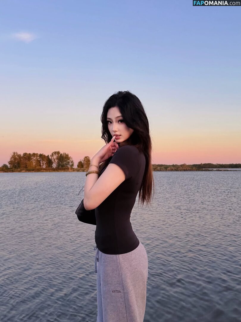 Susansunn / https: / susan_sun17 Nud OnlyFans  Fotografie scursă #9