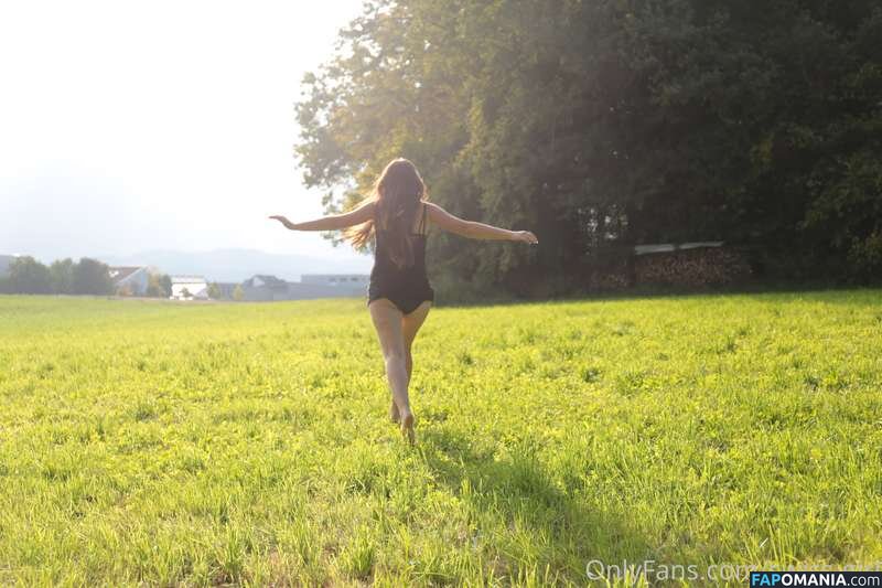 Swiss-Girl / https: / swiss-girl-vip / swissgirlvanessa Nud OnlyFans  Fotografie scursă #15