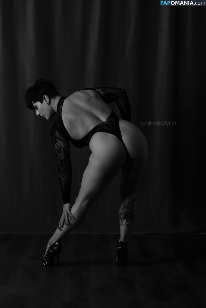 Synthetika Lynn / synthetika_lynn / synthetikalynn Nud OnlyFans  Fotografie scursă #1