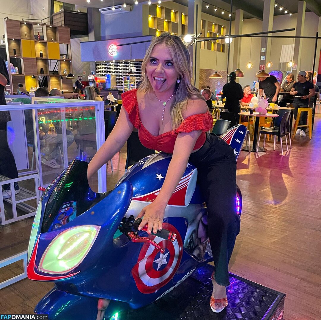 Tati Cariani / taticariani_nutri Nud OnlyFans  Fotografie scursă #12