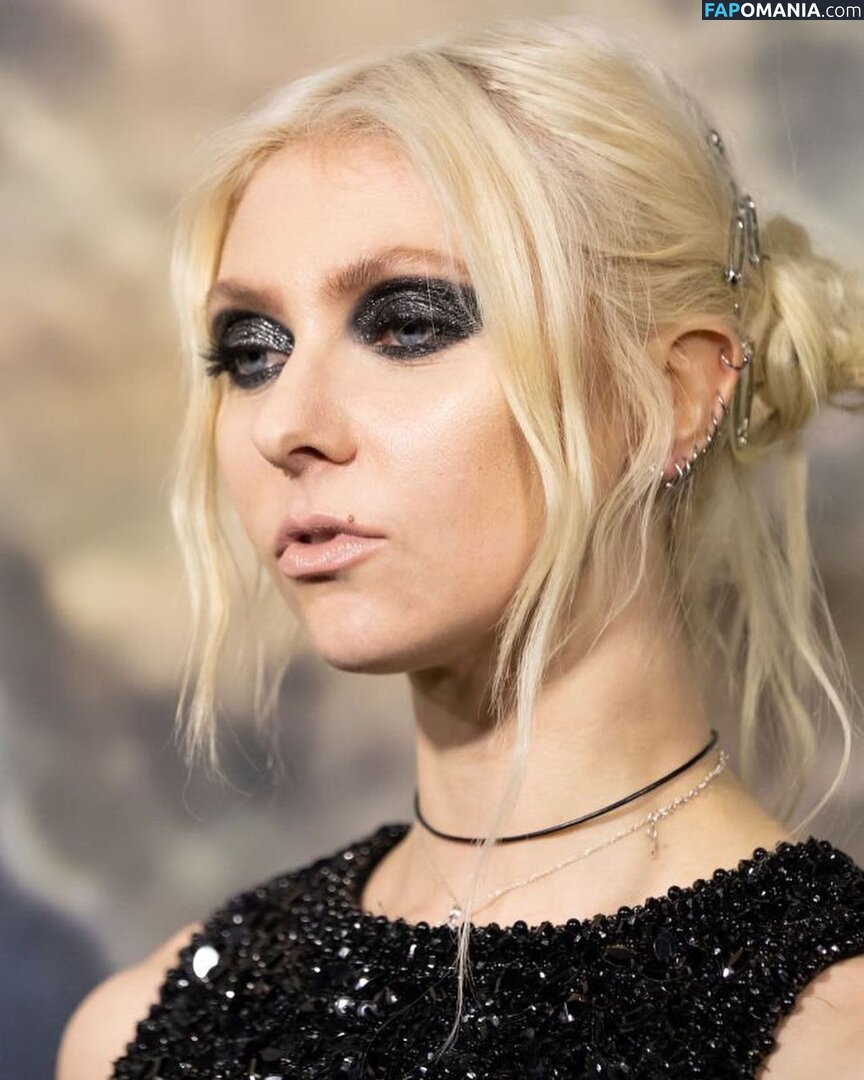 Taylor Momsen / aryelsoul / taylormomsen Nud OnlyFans  Fotografie scursă #707