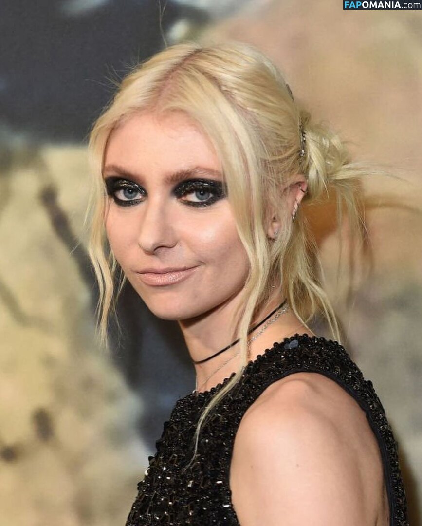 Taylor Momsen / aryelsoul / taylormomsen Nud OnlyFans  Fotografie scursă #710