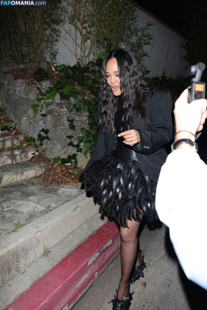 Tessa Thompson / tessamaethompson / tessathompsonx Nud OnlyFans  Fotografie scursă #7