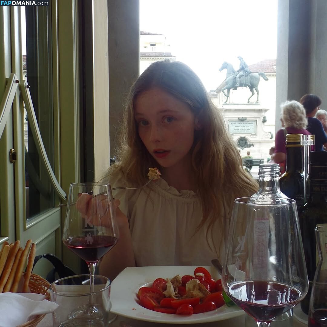 SuzieSon / charlieisomething / mymotherfvckedmickjagger / thestrawberrybutcher Nud OnlyFans  Fotografie scursă #15