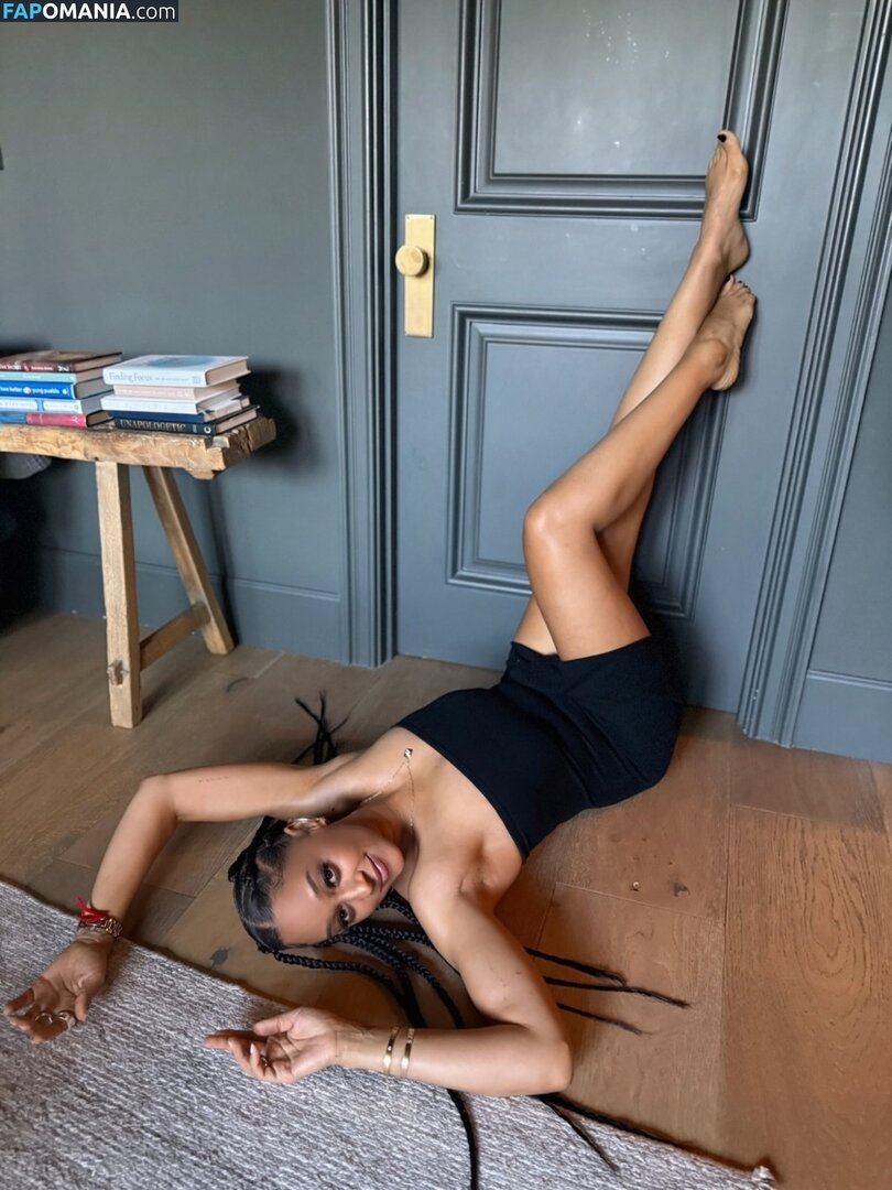 Tia Mowry / tiamowry Nud OnlyFans  Fotografie scursă #5