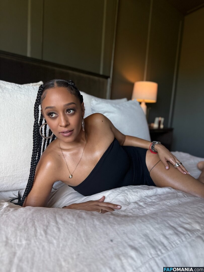 Tia Mowry / tiamowry Nud OnlyFans  Fotografie scursă #7