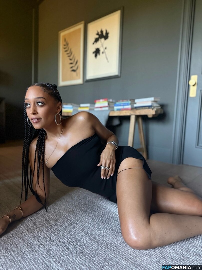 Tia Mowry / tiamowry Nud OnlyFans  Fotografie scursă #10