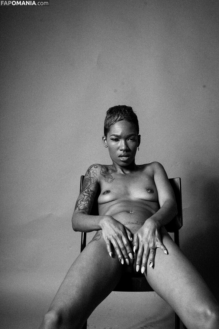 TheRealTiaReid / Tia Reid / corpsdedieu / https: / officialtiareid Nud OnlyFans  Fotografie scursă #2