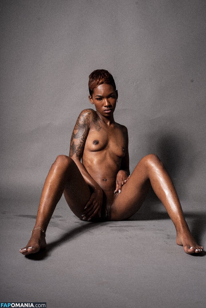 TheRealTiaReid / Tia Reid / corpsdedieu / https: / officialtiareid Nud OnlyFans  Fotografie scursă #9