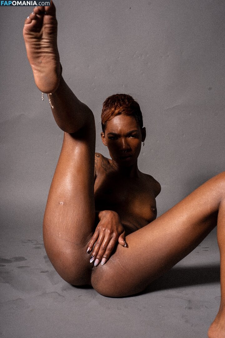 TheRealTiaReid / Tia Reid / corpsdedieu / https: / officialtiareid Nud OnlyFans  Fotografie scursă #11
