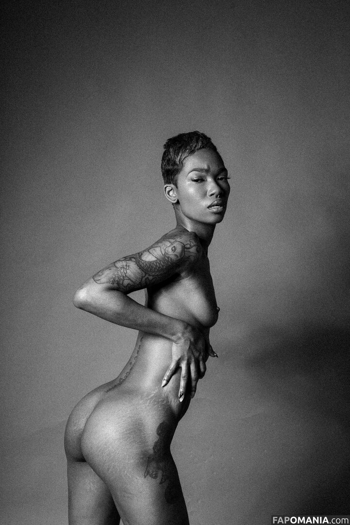 TheRealTiaReid / Tia Reid / corpsdedieu / https: / officialtiareid Nud OnlyFans  Fotografie scursă #13