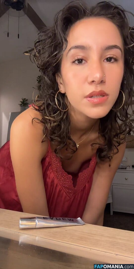 Tiktok Live Nipslips & Nudity / _hollyrh_ / florpitch.liliz / meenerrweener / mstatianaa_ Nud OnlyFans  Fotografie scursă #3