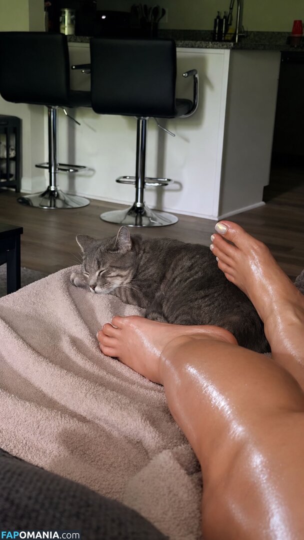Tray.fitfever | Tray Soe / military / tray.fitfever Nud OnlyFans  Fotografie scursă #9