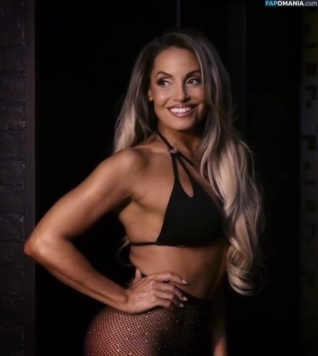 Trish Stratus / https: / trishstratus / trishstratuscom Nud OnlyFans  Fotografie scursă #1479