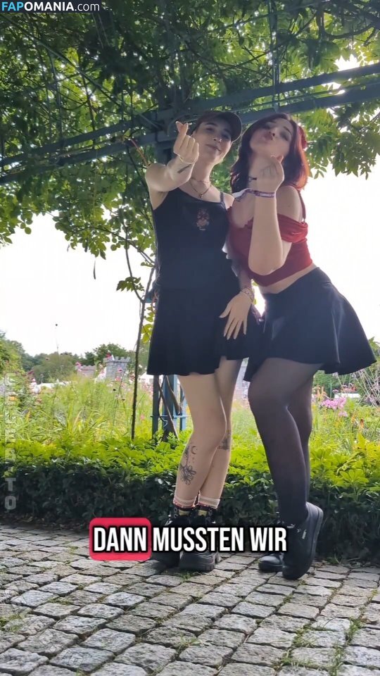 https: / typicallylotti Nud OnlyFans  Fotografie scursă #4