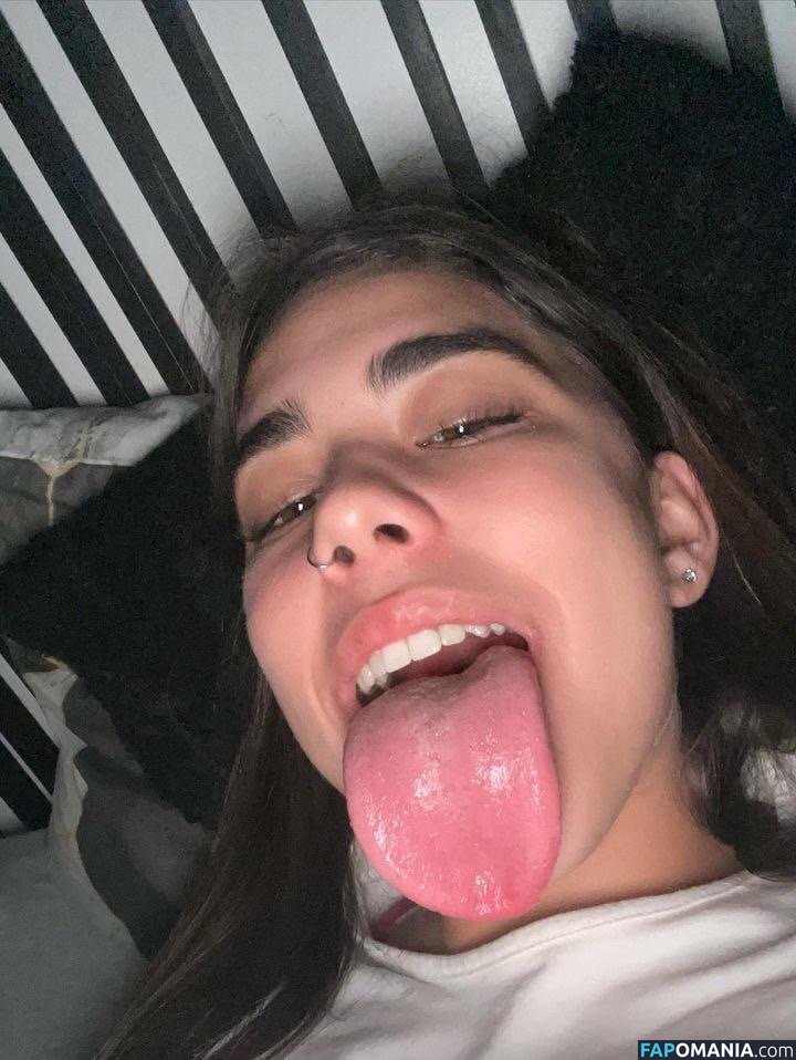 longuetongueegirl_ / noaablaancoo / u489105211 Nud OnlyFans  Fotografie scursă #1