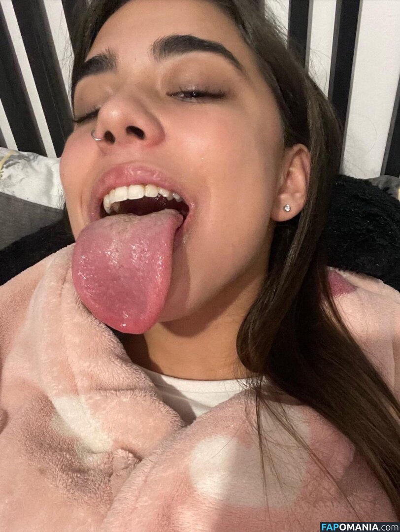 longuetongueegirl_ / noaablaancoo / u489105211 Nud OnlyFans  Fotografie scursă #2