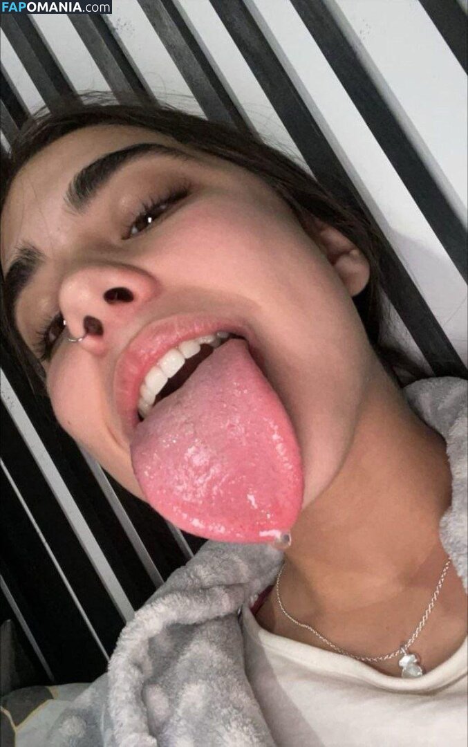 longuetongueegirl_ / noaablaancoo / u489105211 Nud OnlyFans  Fotografie scursă #3