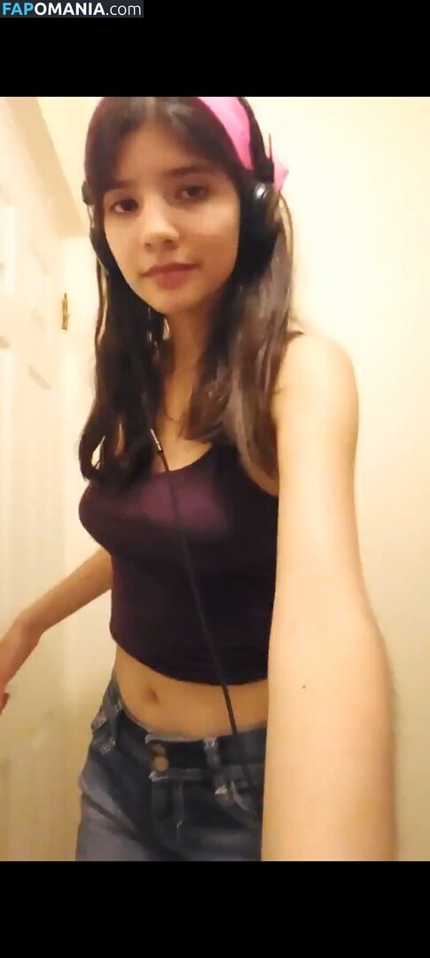ValeCast0705 / Valeria Castañeda Nud OnlyFans  Fotografie scursă #1