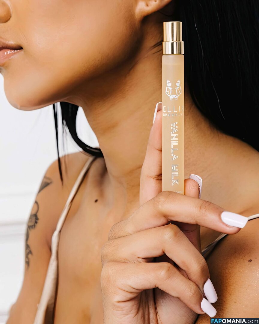 Vanilla Milk Nud OnlyFans  Fotografie scursă #3