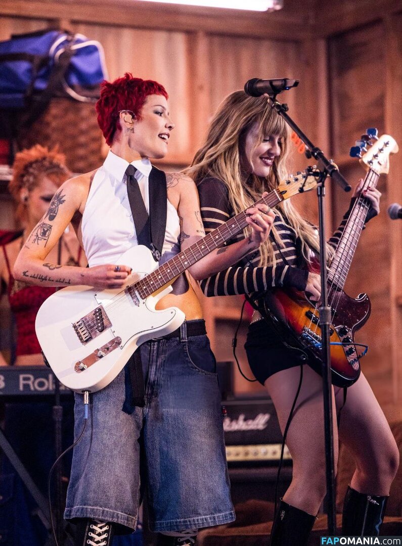 Maneskin bassist / Victoria De Angelis / vicdeangelis Nud OnlyFans  Fotografie scursă #1075