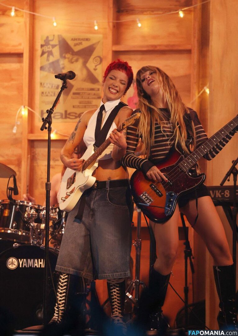 Maneskin bassist / Victoria De Angelis / vicdeangelis Nud OnlyFans  Fotografie scursă #1076
