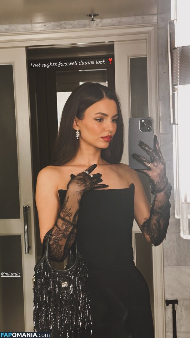 Victoria Justice / https: / victoriajustice Nud OnlyFans  Fotografie scursă #26