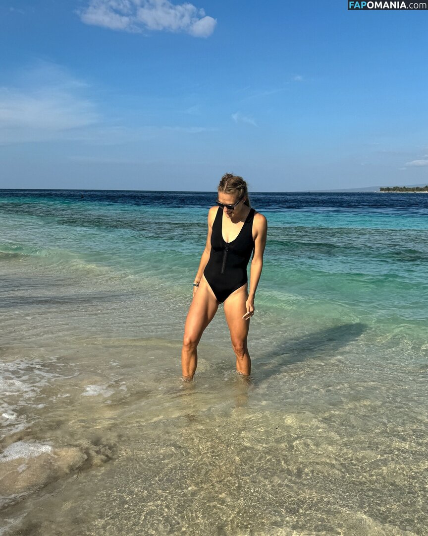 Viktoriia Tkachuk / https: / viktoriiatkachuk_ / viktorytkachuk Nud OnlyFans  Fotografie scursă #5