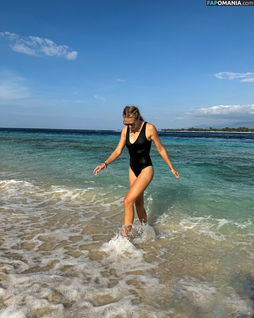 Viktoriia Tkachuk / https: / viktoriiatkachuk_ / viktorytkachuk Nud OnlyFans  Fotografie scursă #6