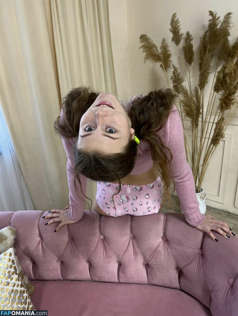 _vitaniemi01 / bloom.xvi / nayane_vitali01 / vitaniemi Nud OnlyFans  Fotografie scursă #453