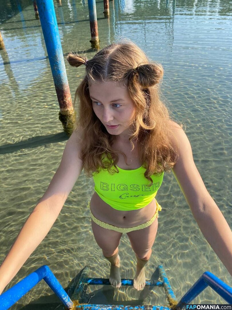 _vitaniemi01 / bloom.xvi / nayane_vitali01 / vitaniemi Nud OnlyFans  Fotografie scursă #474