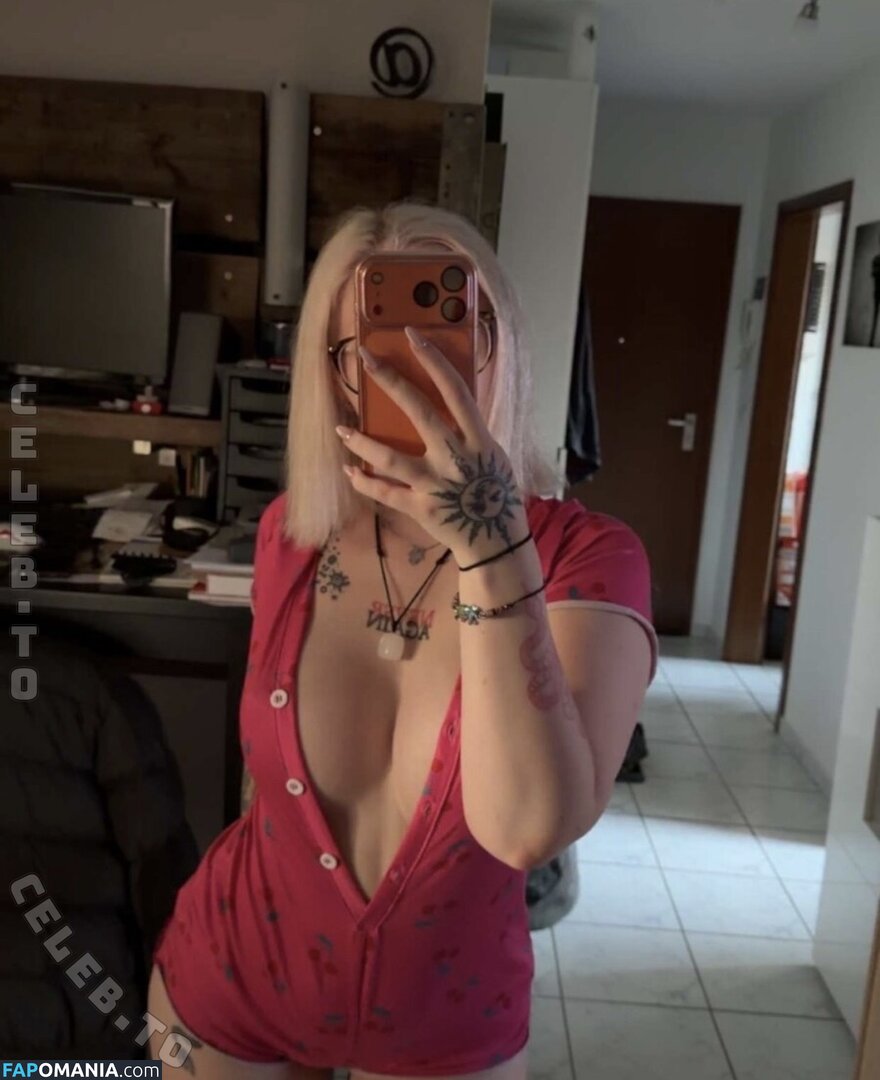 vivian_wydt / vivianwoywodt Nud OnlyFans  Fotografie scursă #1
