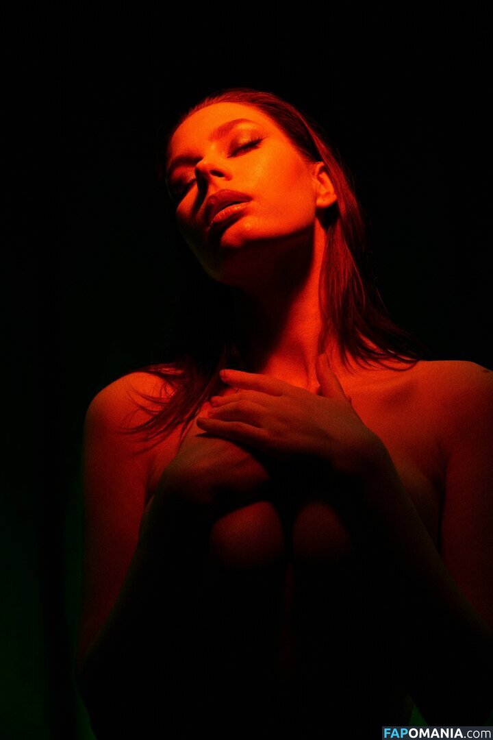Vlada Vasuhno Nud OnlyFans  Fotografie scursă #3