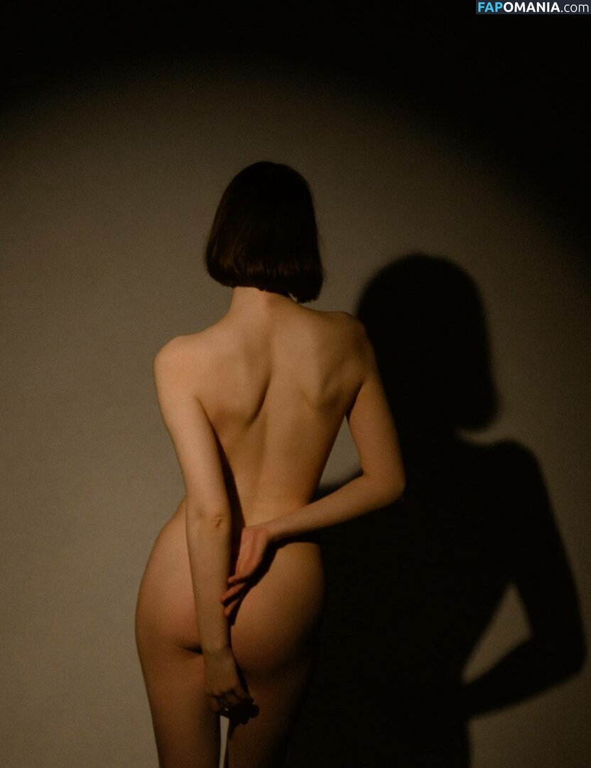 Vlada Vasuhno Nud OnlyFans  Fotografie scursă #8