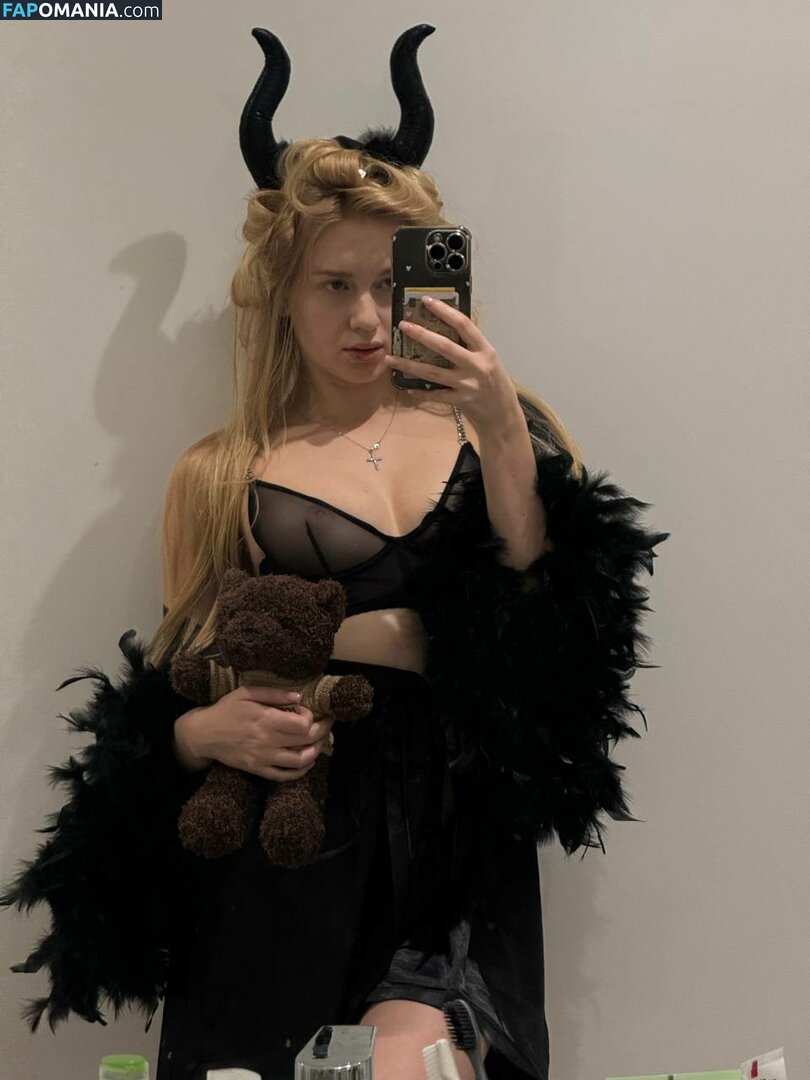 Vlada Dobryak / Vladababy / Vladaelfie Nud OnlyFans  Fotografie scursă #322