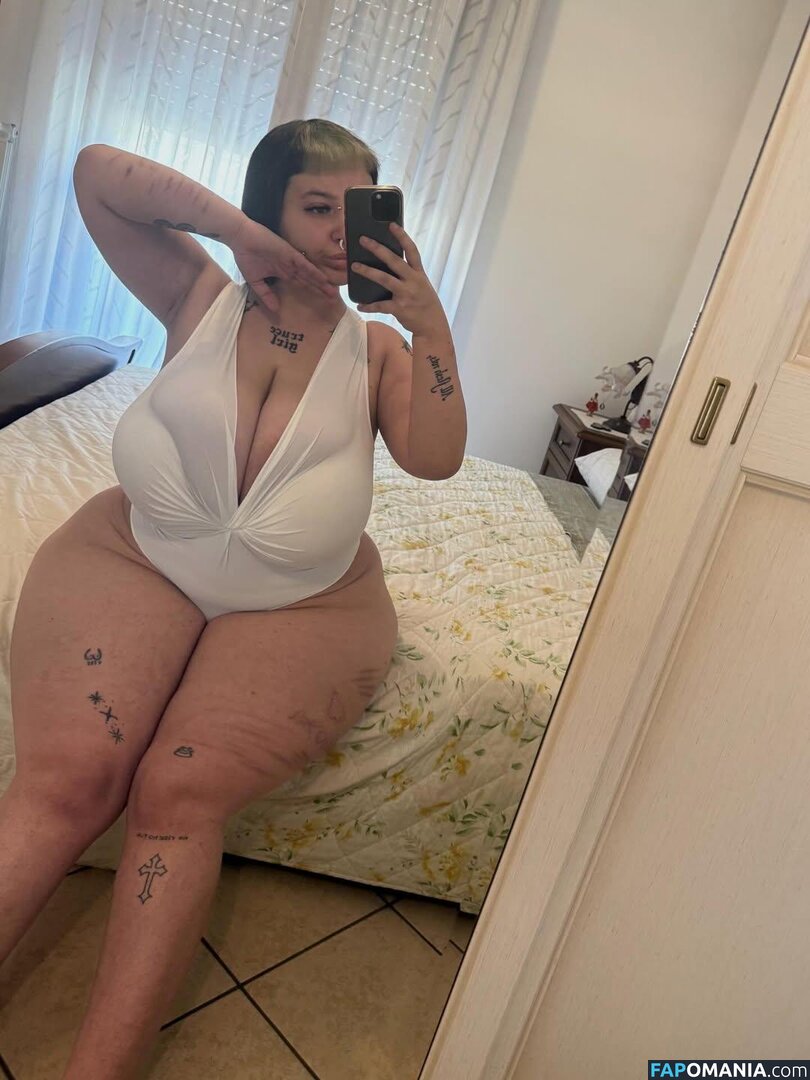 Mxmmytina / Vvalentinabonetalli Nud OnlyFans  Fotografie scursă #9