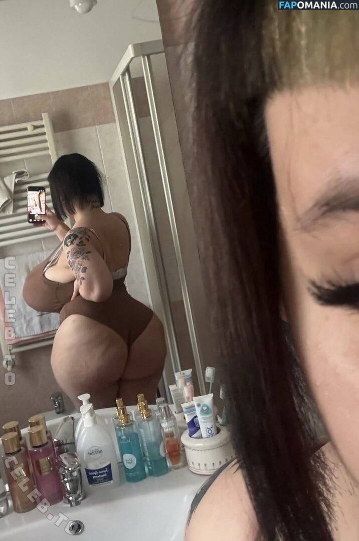 Mxmmytina / Vvalentinabonetalli Nud OnlyFans  Fotografie scursă #18