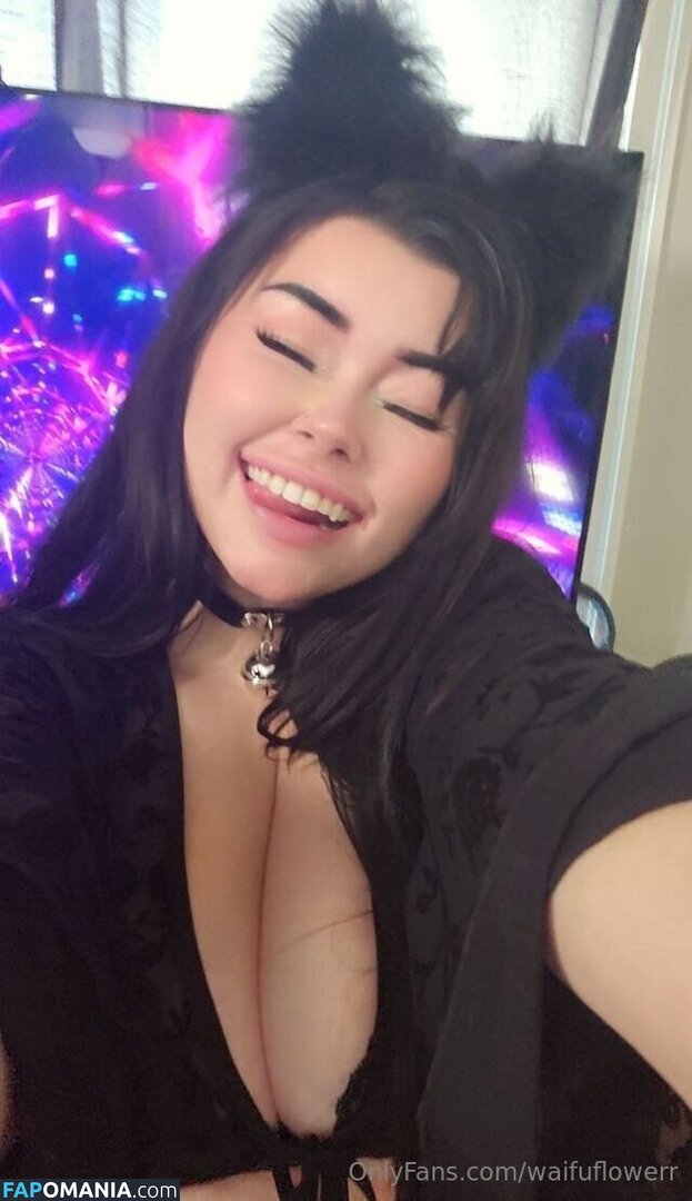 rewolfmi / waifuflowerr Nud OnlyFans  Fotografie scursă #17