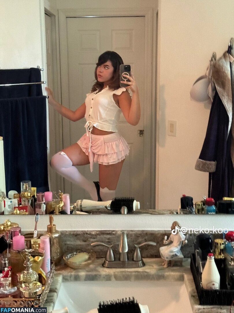 https: / widowmako Nud OnlyFans  Fotografie scursă #8