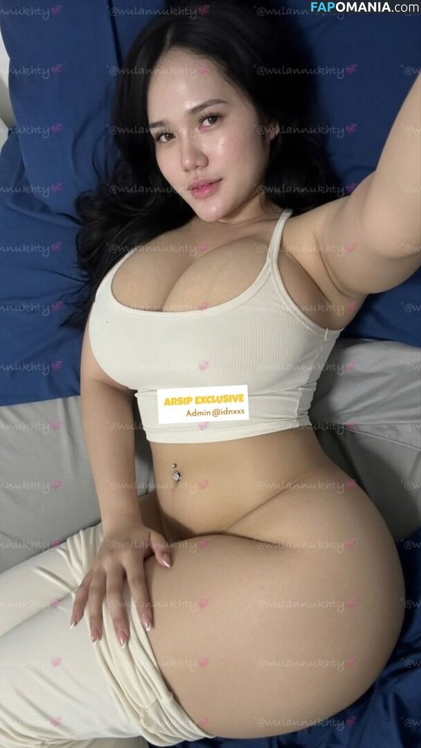 fitriwln / https: / wulannukhty / xxbbywlnn Nud OnlyFans  Fotografie scursă #1