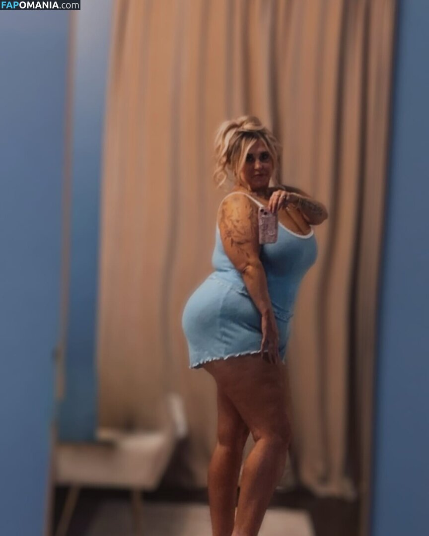 altizer.brittney / https: / queensizebxrbie / wvqueenb / xxlmilfbxrbie Nud OnlyFans  Fotografie scursă #2