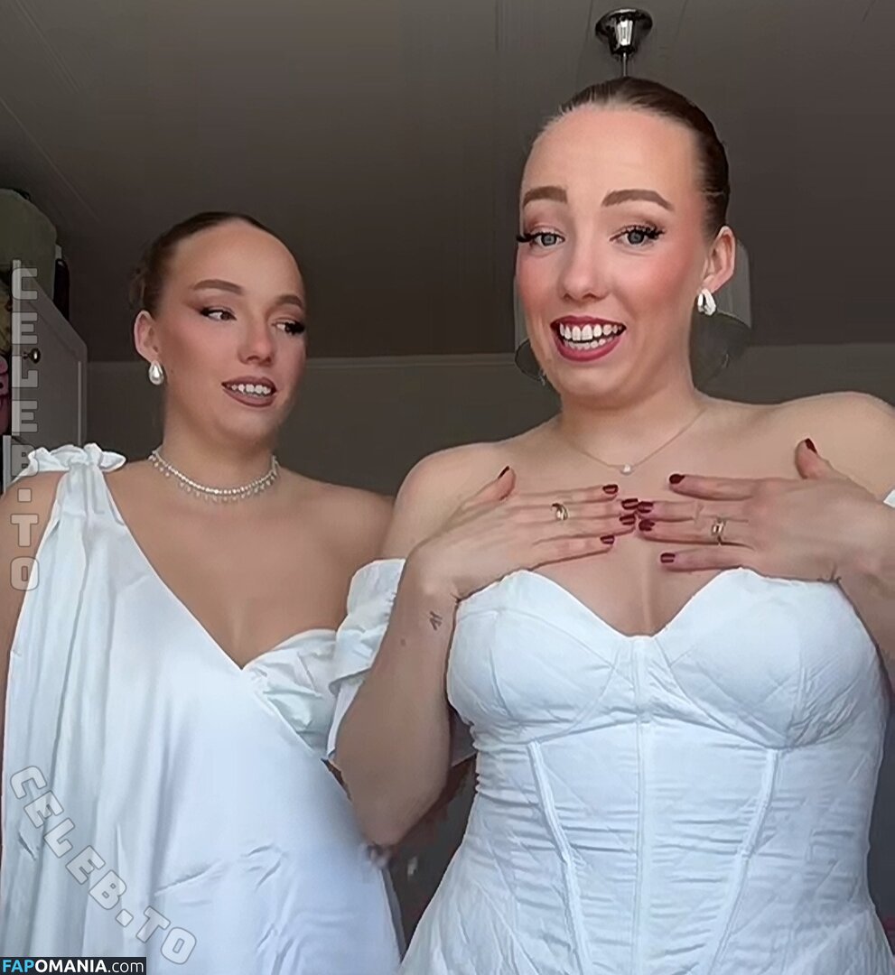 Yana & Tayisiya Morderger / yanusik_97_ Nud OnlyFans  Fotografie scursă #7