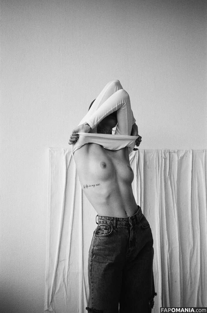 https: / yanastasia / yanastasias Nud OnlyFans  Fotografie scursă #3
