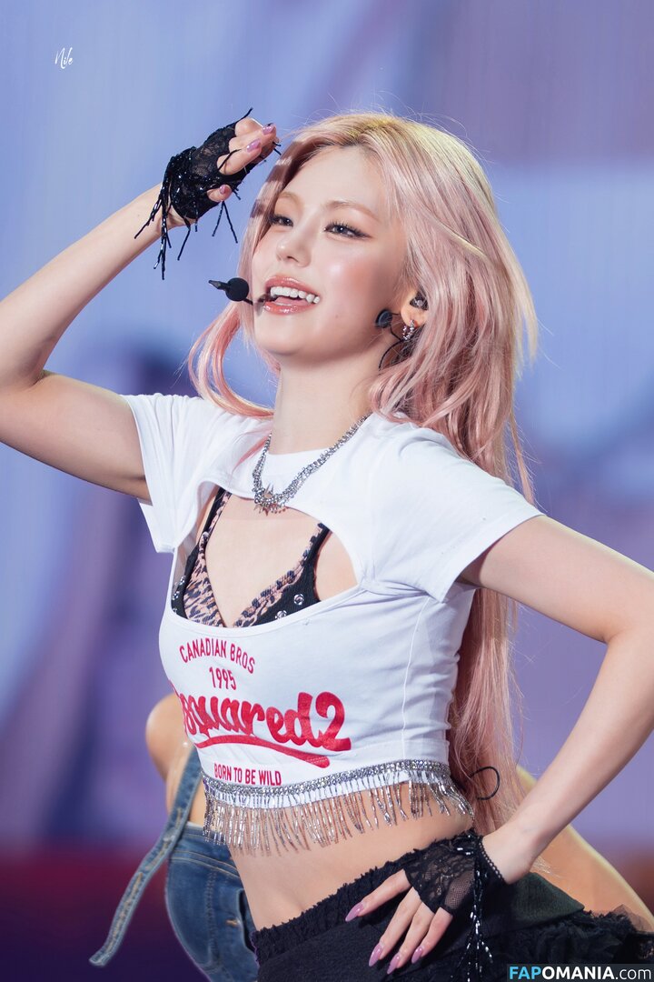 Hwang Ye-ji / ITZY (예지 / Yeji / yezyizhere Nud OnlyFans  Fotografie scursă #48
